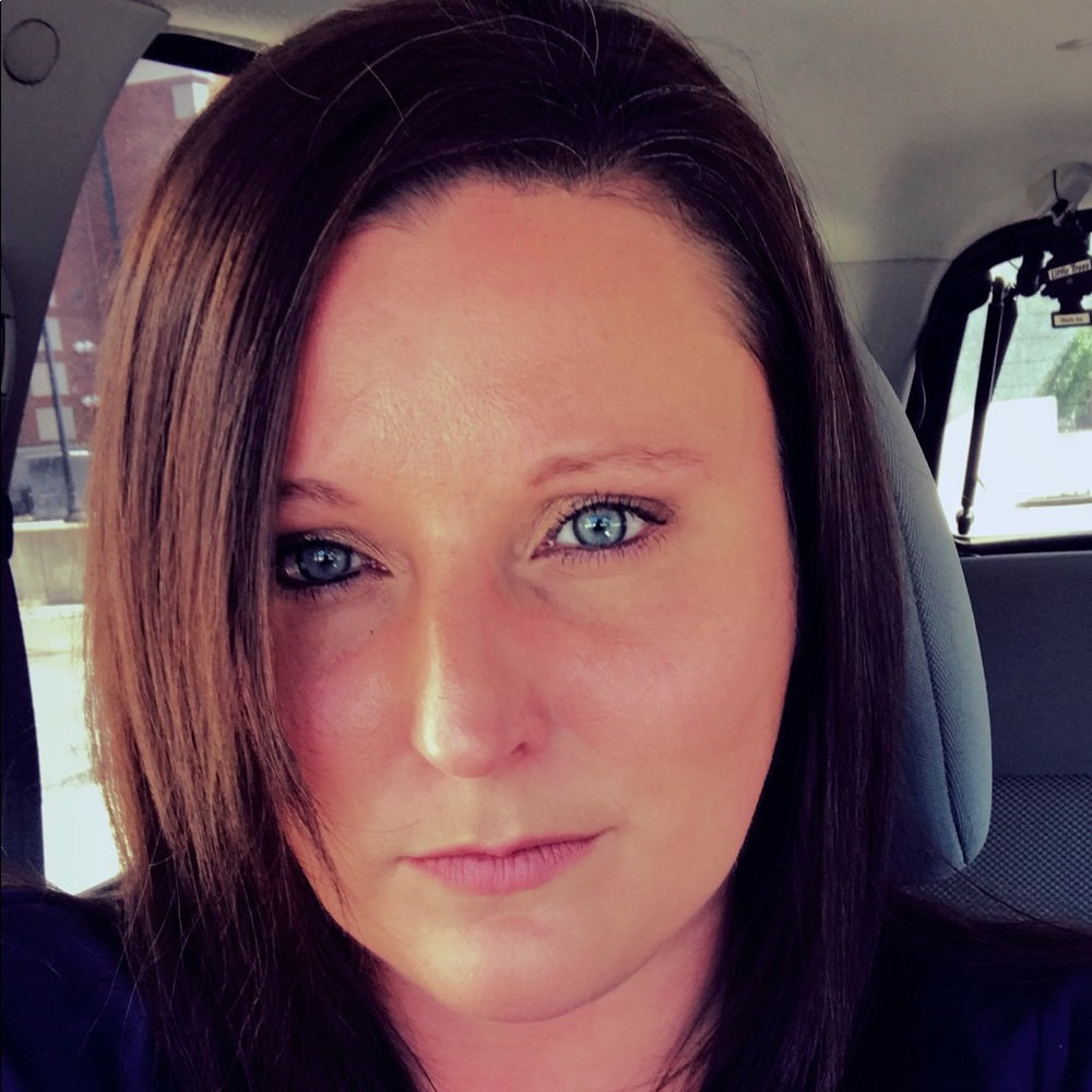 Meet your Posher, Stephanie